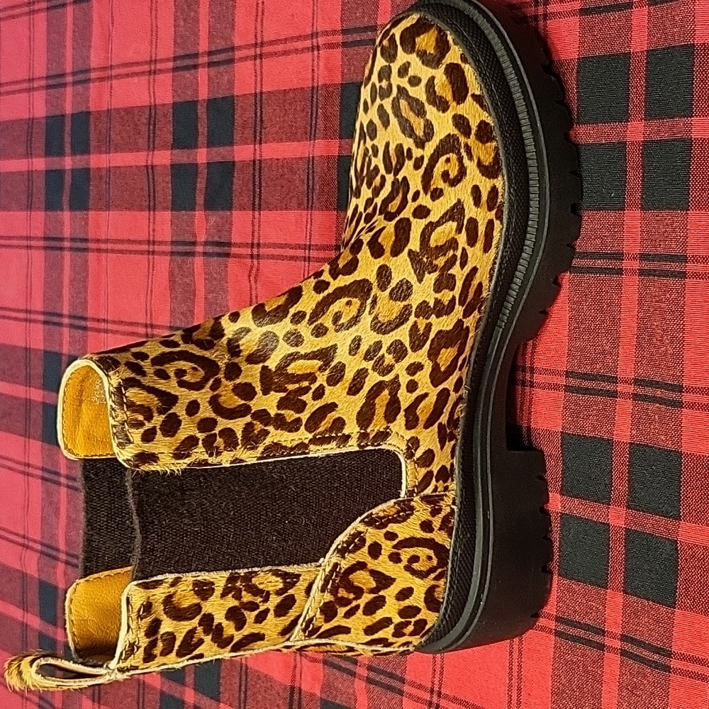 NWOT Lucky Brand Women Emali Tan Black Leopard Calf Hair Lug Sole Combat Boots - Picture 3 of 12